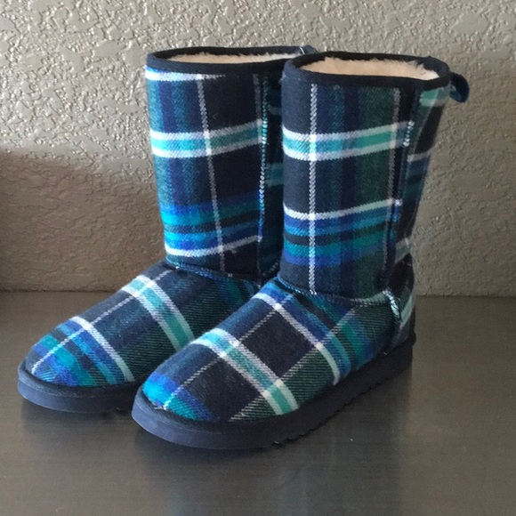 Aeropostale Shoes - Plaid Boots & Pouch